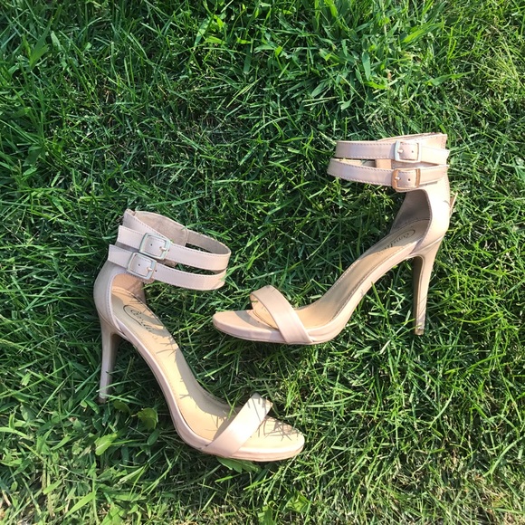 Candie's Shoes - 🦋HOST PICK🦋 Candies woman's heels | size 9